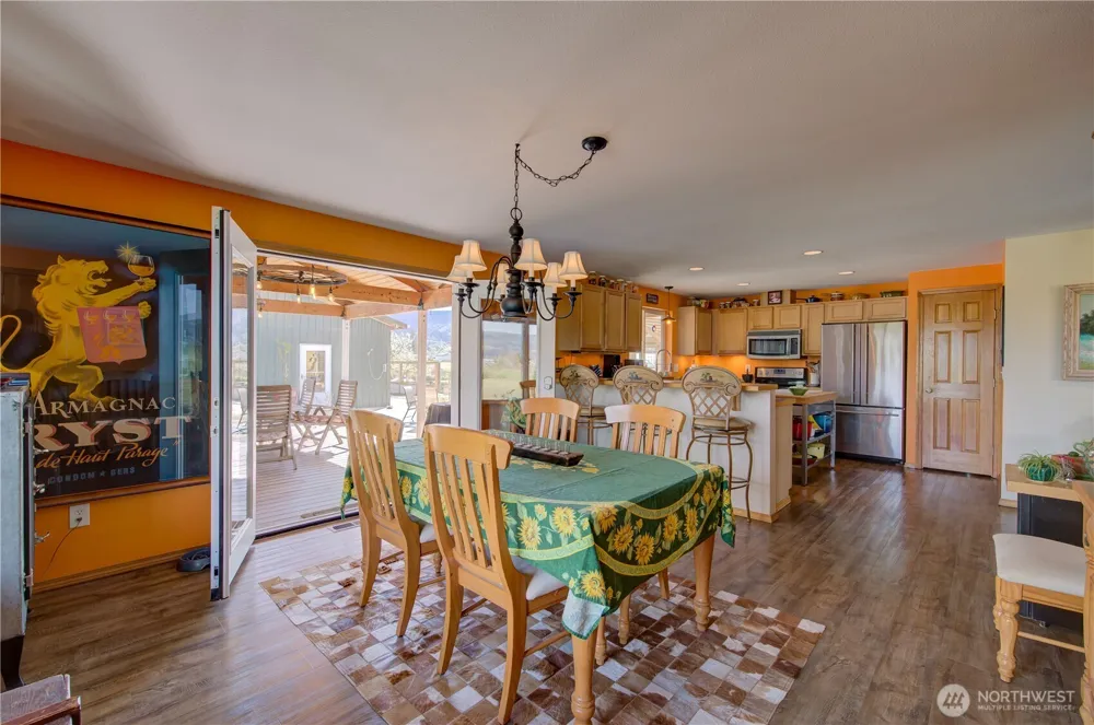 31 Blue Skies Lane Cathlamet, WA 98612