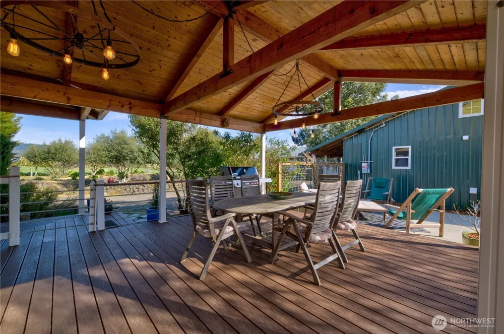 31 Blue Skies Lane Cathlamet, WA 98612