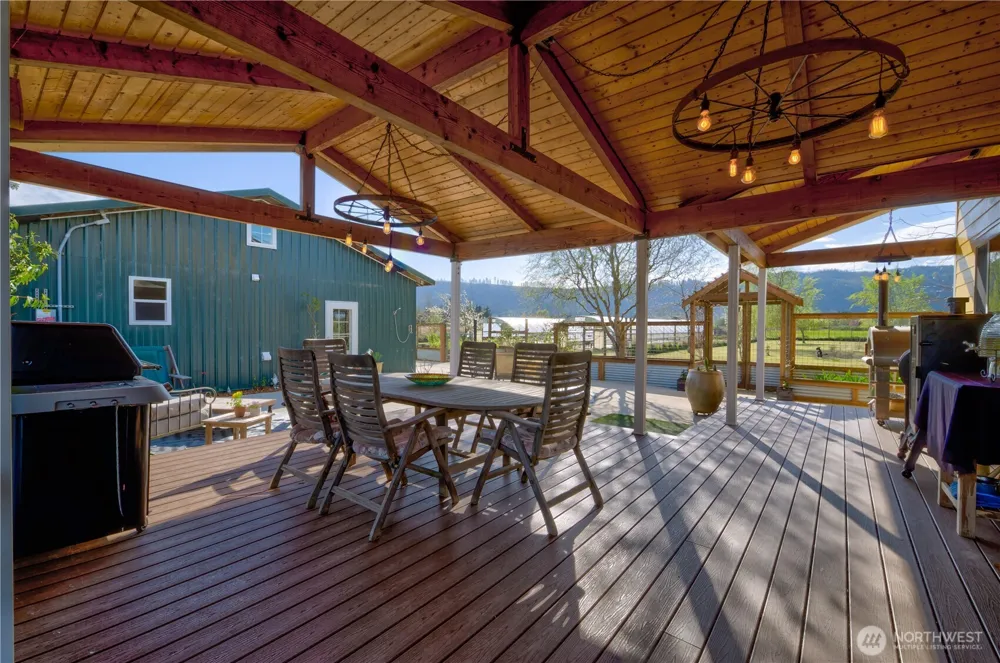 31 Blue Skies Lane Cathlamet, WA 98612