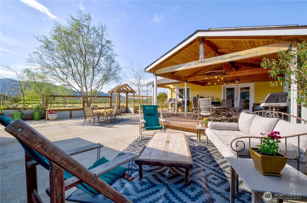 31 Blue Skies Lane Cathlamet, WA 98612