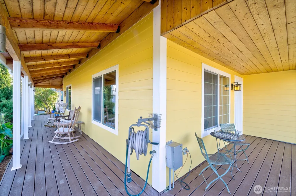 31 Blue Skies Lane Cathlamet, WA 98612
