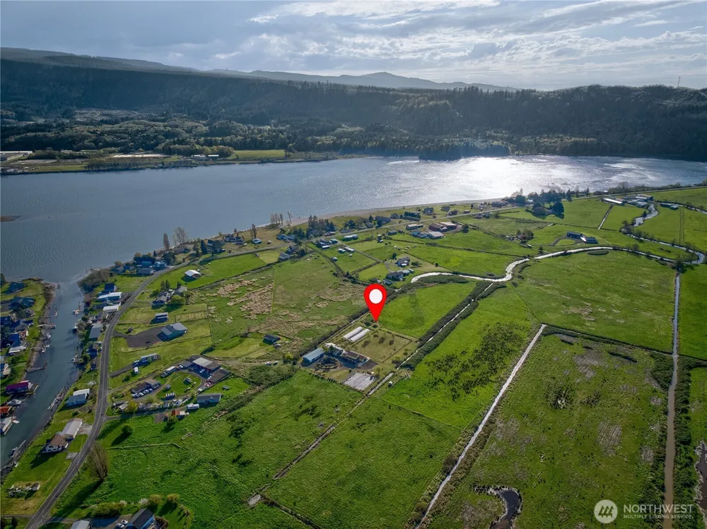 31 Blue Skies Lane Cathlamet, WA 98612