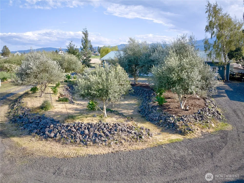 31 Blue Skies Lane Cathlamet, WA 98612