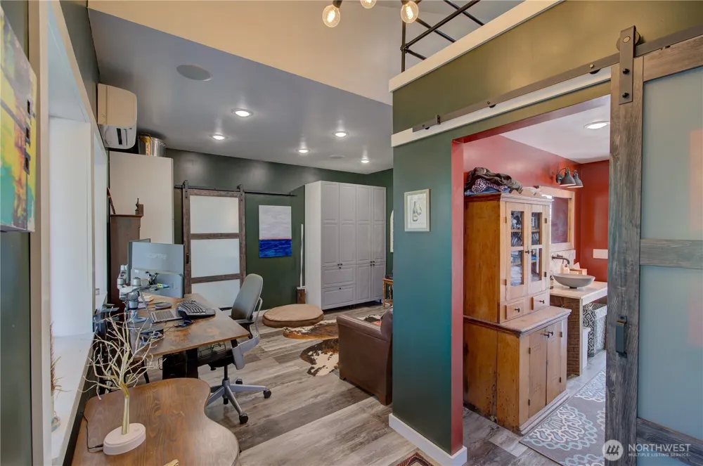 31 Blue Skies Lane Cathlamet, WA 98612