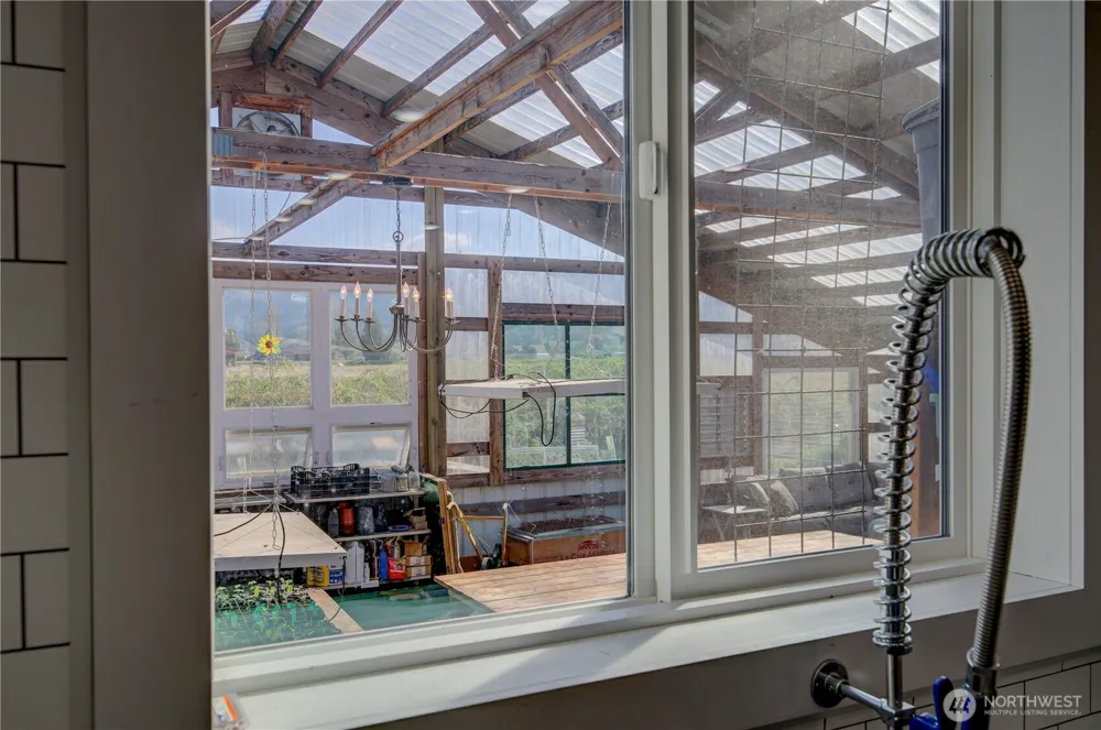 31 Blue Skies Lane Cathlamet, WA 98612