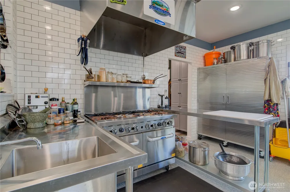 31 Blue Skies Lane Cathlamet, WA 98612