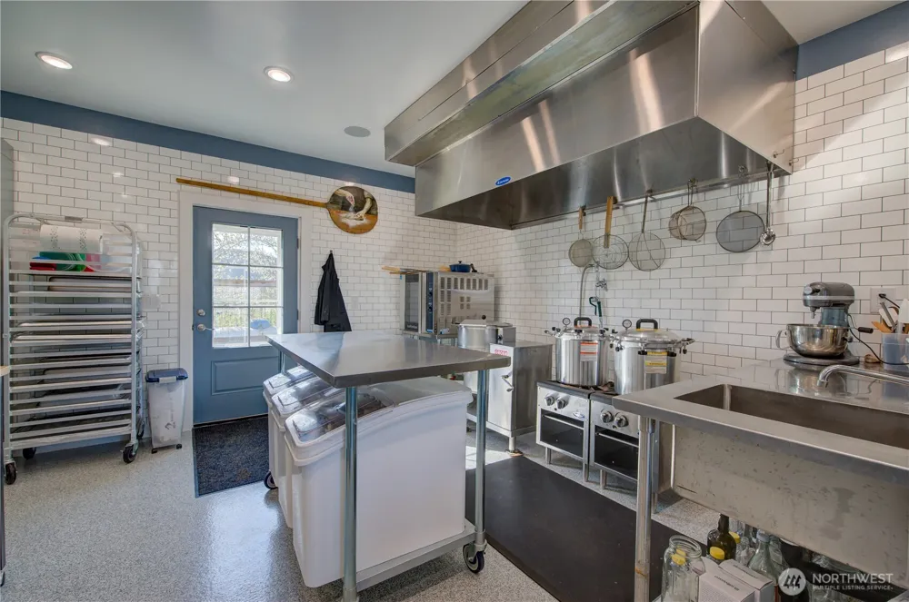 31 Blue Skies Lane Cathlamet, WA 98612
