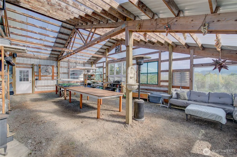 31 Blue Skies Lane Cathlamet, WA 98612