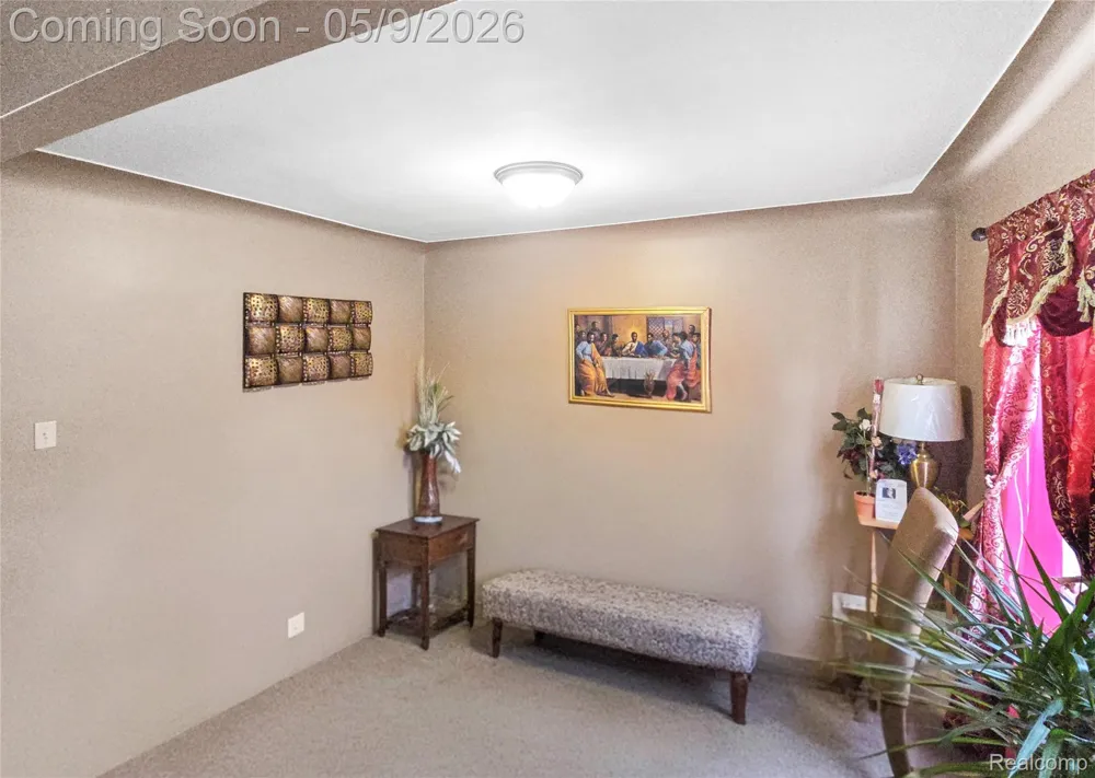 22449 Marine Avenue Eastpointe City, MI 48021