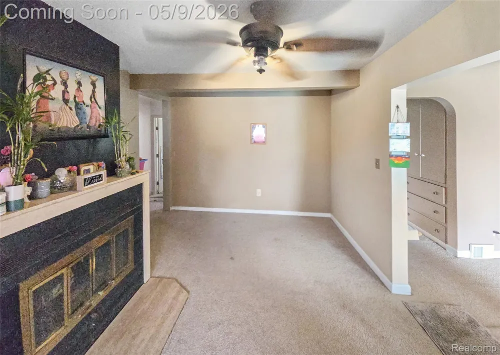 22449 Marine Avenue Eastpointe City, MI 48021