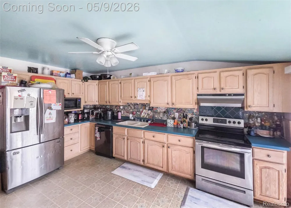 22449 Marine Avenue Eastpointe City, MI 48021