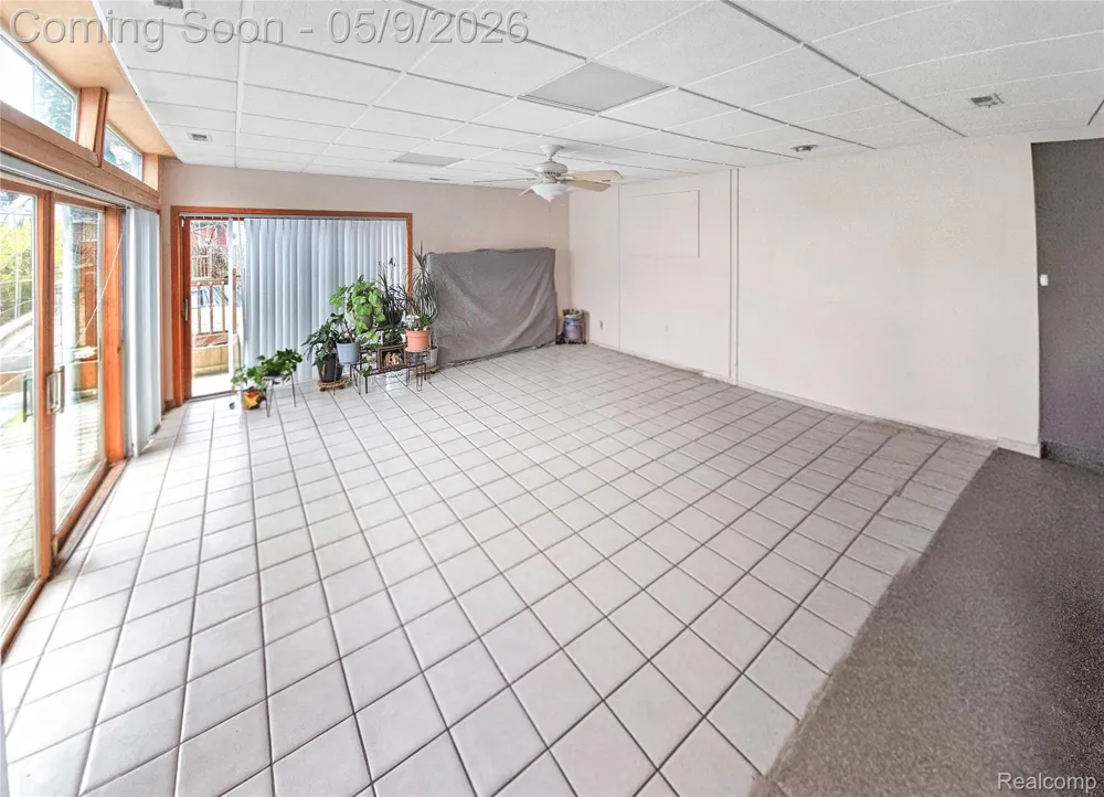 22449 Marine Avenue Eastpointe City, MI 48021