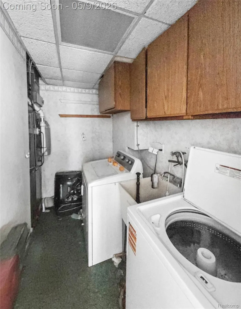 22449 Marine Avenue Eastpointe City, MI 48021