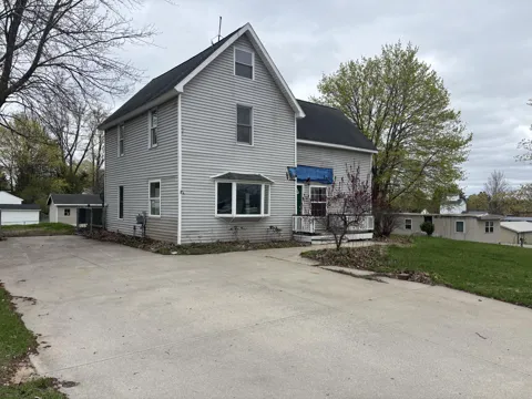 206 E 6th Street