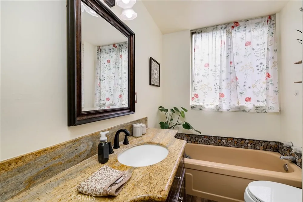 6979 Palm Court #141N Riverside, CA 92506