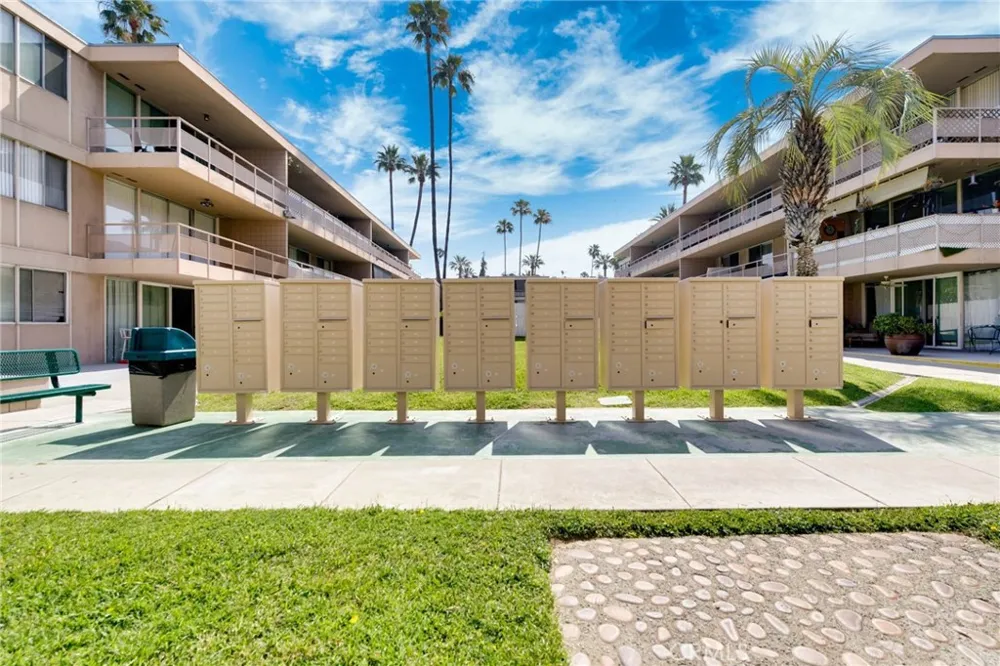 6979 Palm Court #141N Riverside, CA 92506