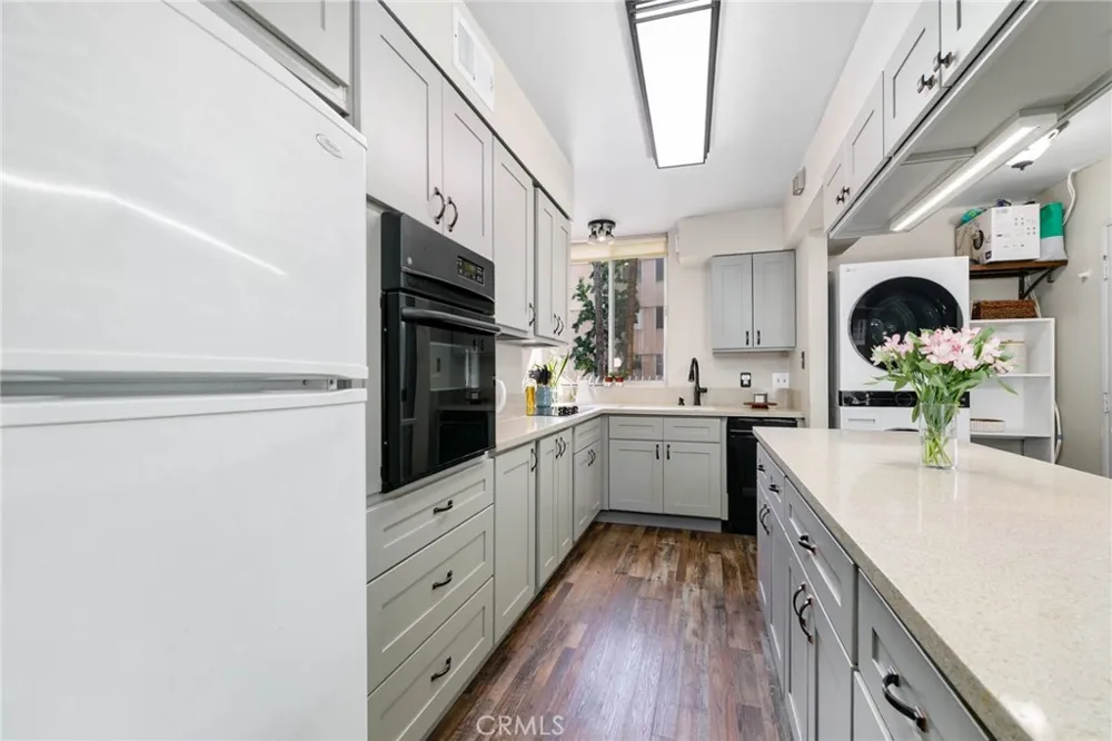 6979 Palm Court #141N Riverside, CA 92506