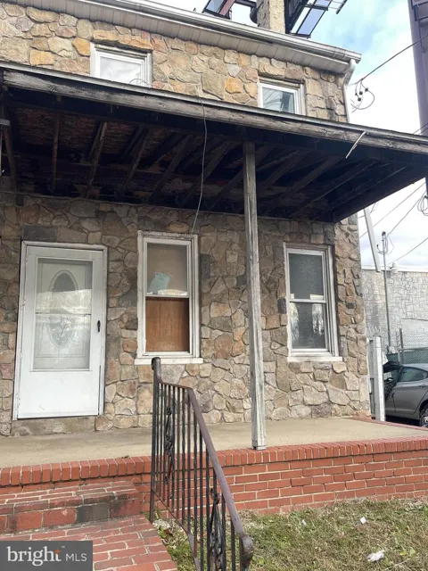 409 FLOWER STREET
