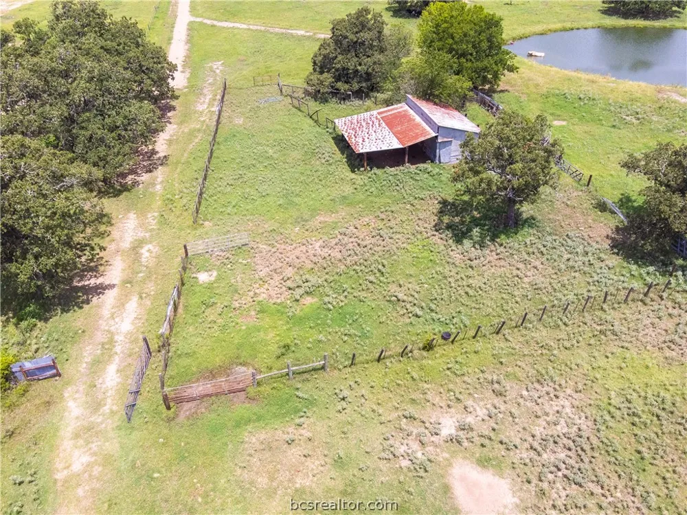 59 CR 208 Giddings, TX 78942