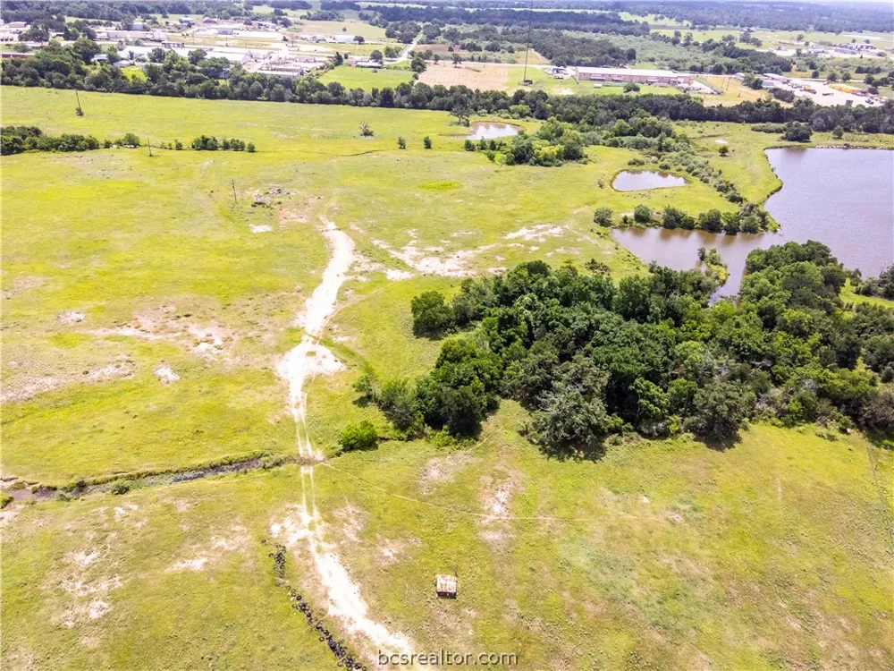 59 CR 208 Giddings, TX 78942