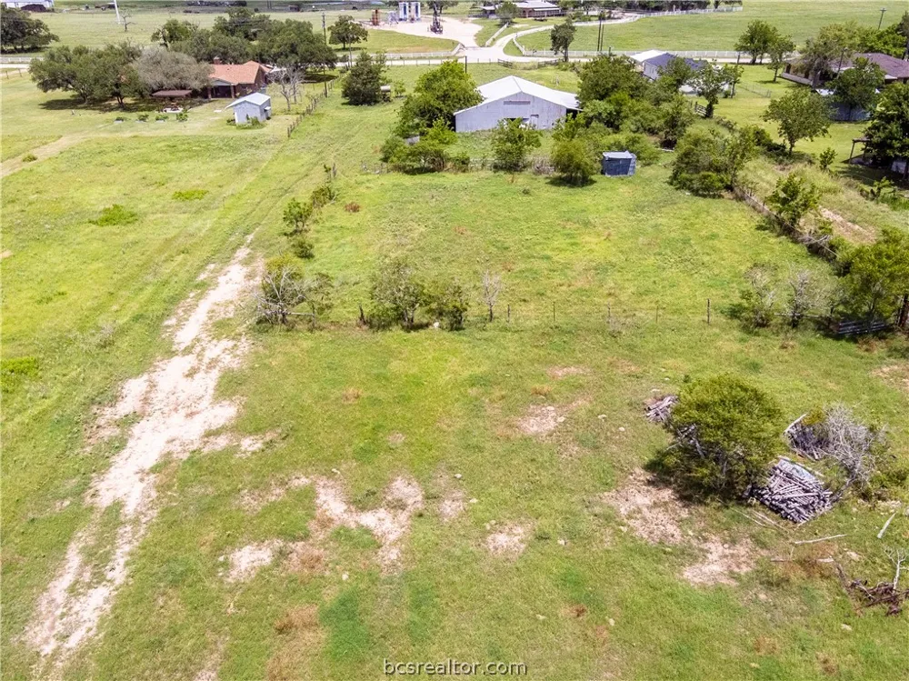 59 CR 208 Giddings, TX 78942