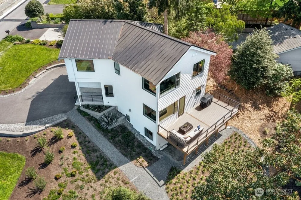 13643 SE 10th Street SE Bellevue, WA 98005