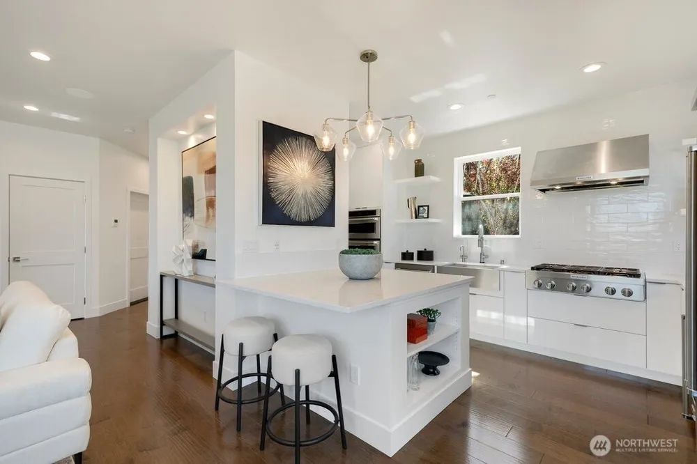 13643 SE 10th Street SE Bellevue, WA 98005