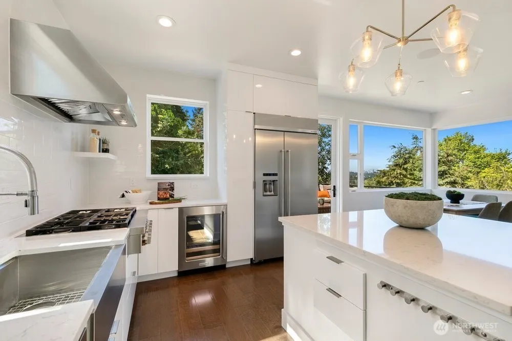 13643 SE 10th Street SE Bellevue, WA 98005