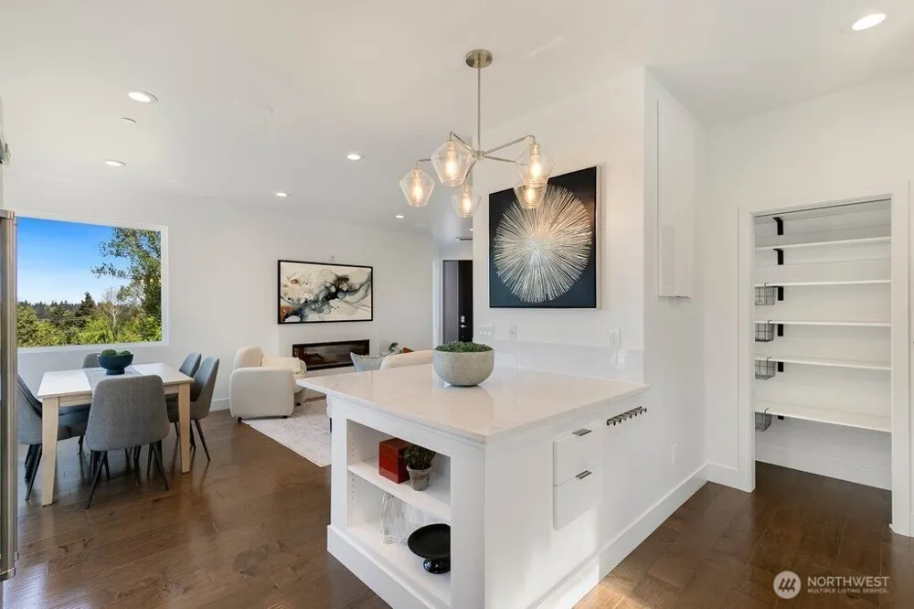 13643 SE 10th Street SE Bellevue, WA 98005