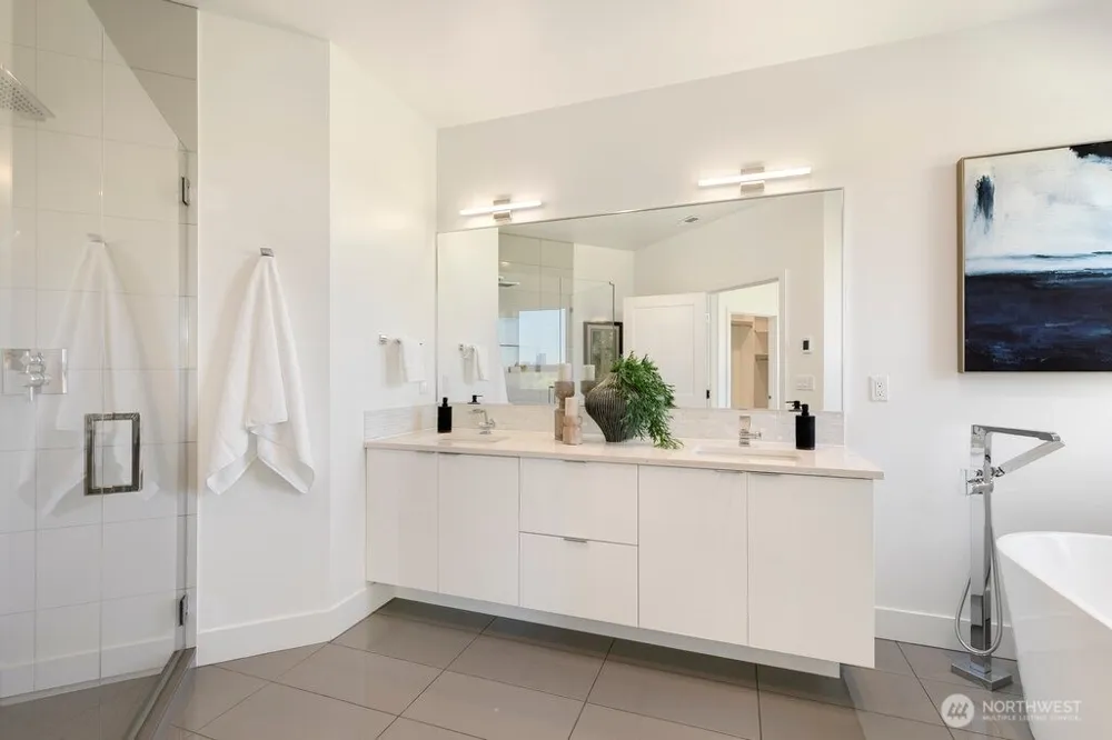 13643 SE 10th Street SE Bellevue, WA 98005