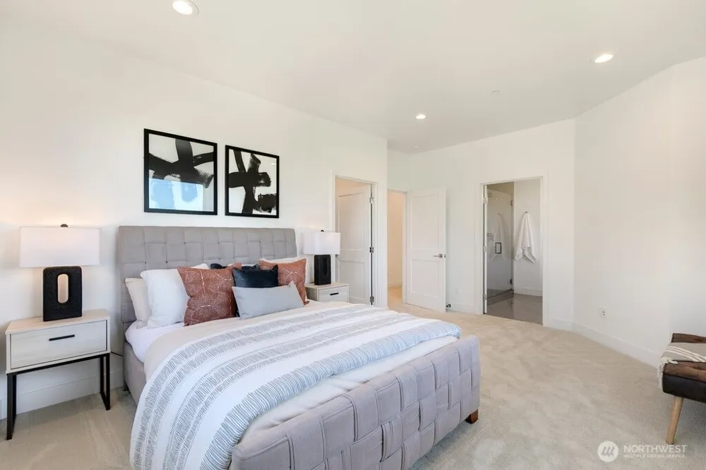 13643 SE 10th Street SE Bellevue, WA 98005