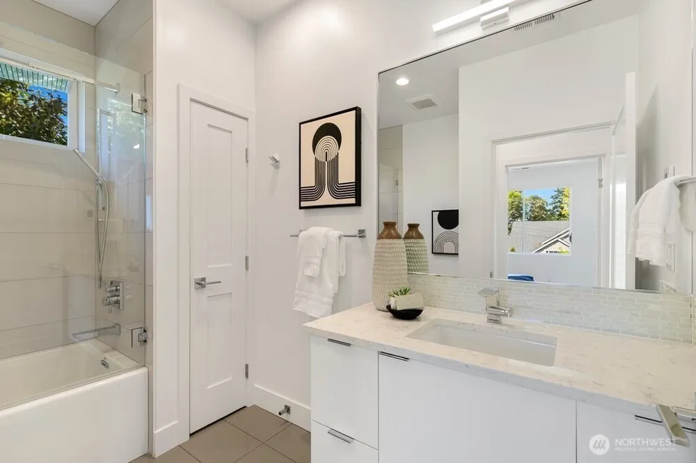 13643 SE 10th Street SE Bellevue, WA 98005