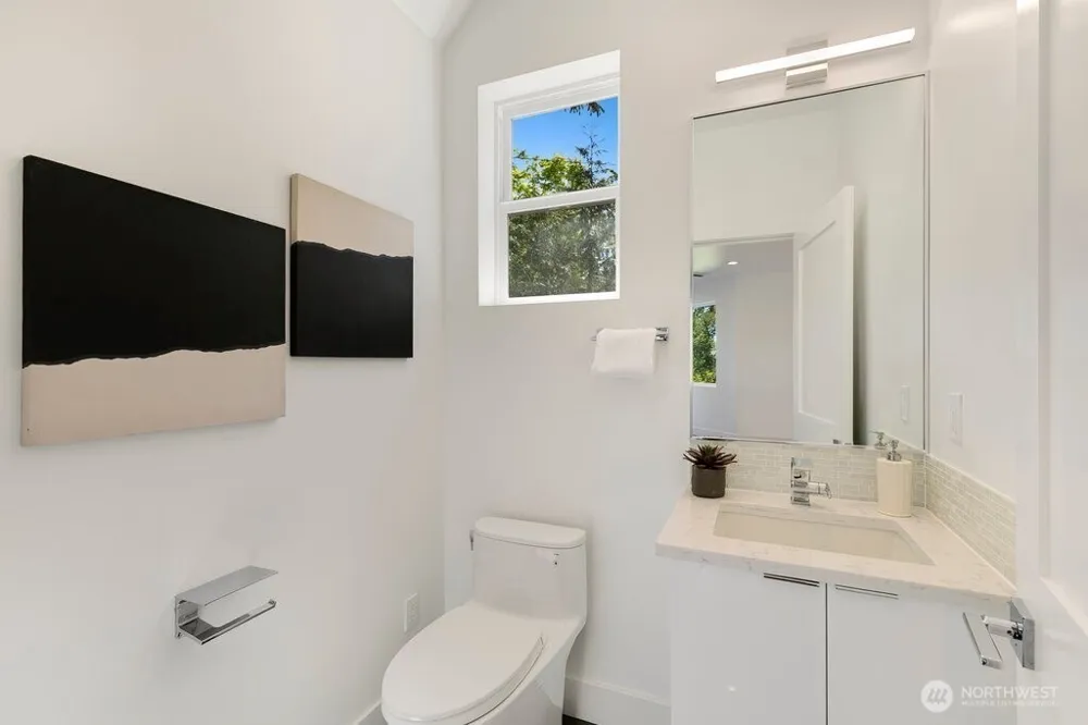 13643 SE 10th Street SE Bellevue, WA 98005