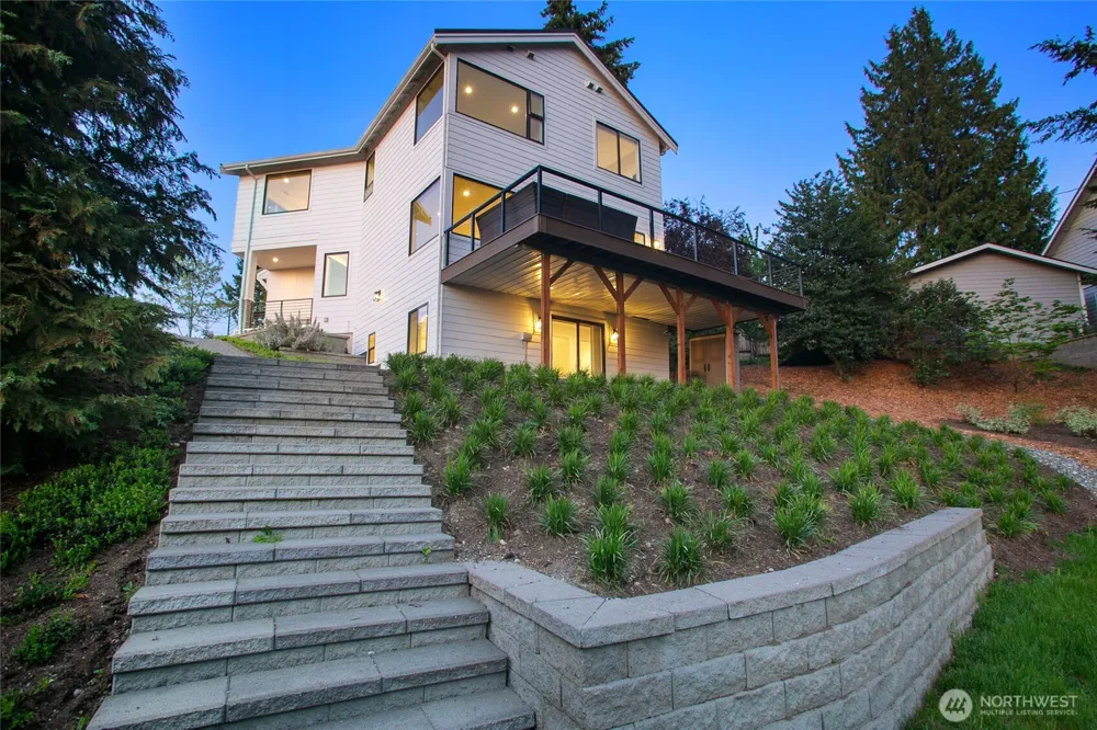 13643 SE 10th Street SE Bellevue, WA 98005