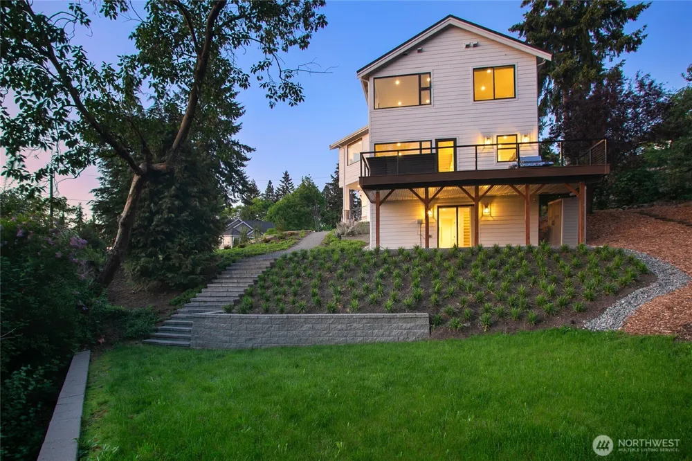 13643 SE 10th Street SE Bellevue, WA 98005