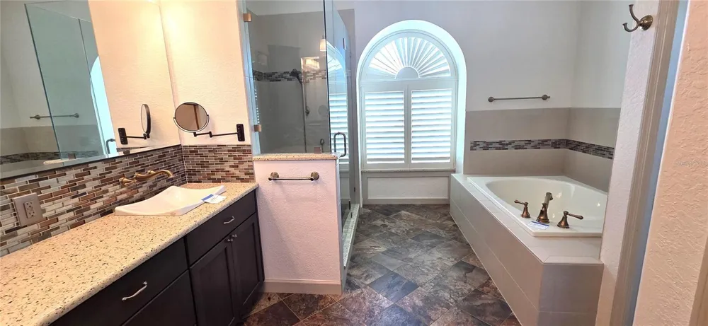 3904 HIDDEN SPRING PLACE Valrico, FL 33596
