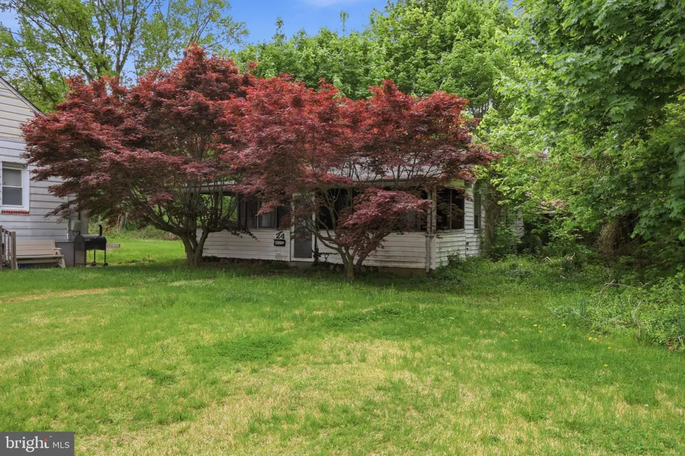 24 ELM STREET Salem, NJ 08079
