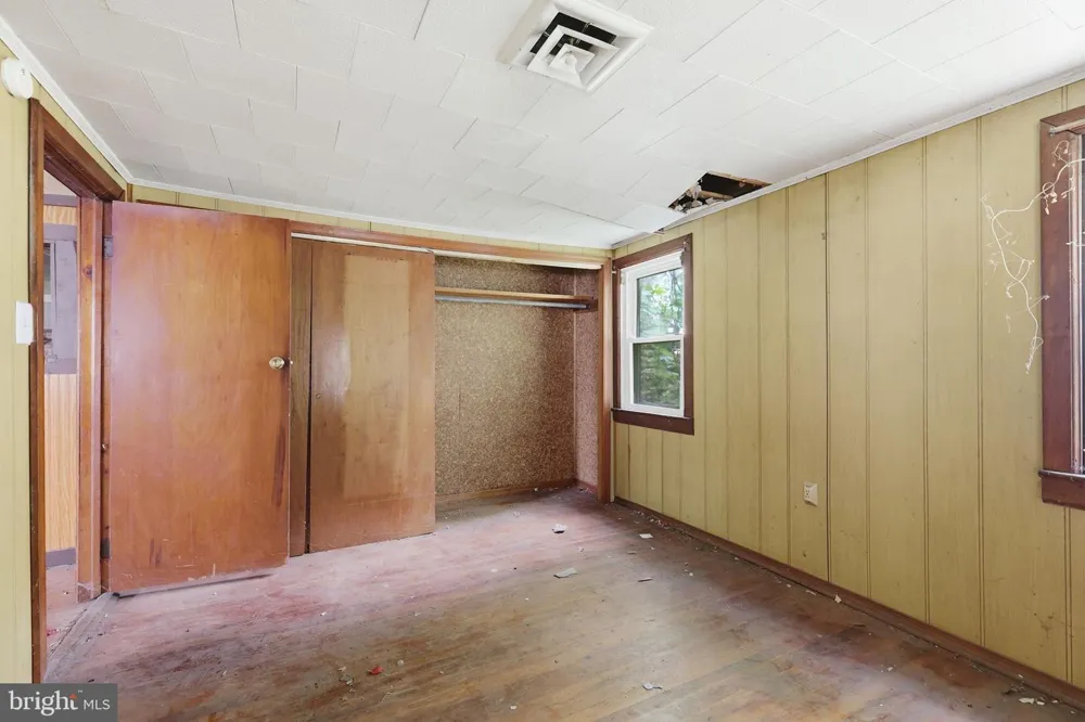 24 ELM STREET Salem, NJ 08079