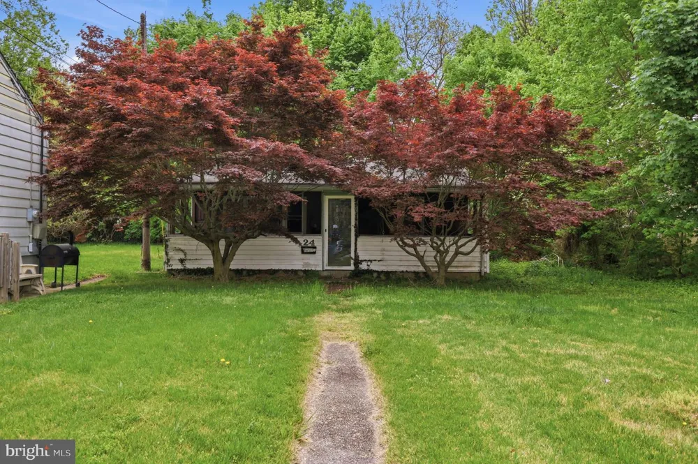 24 ELM STREET Salem, NJ 08079