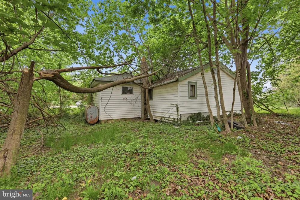 24 ELM STREET Salem, NJ 08079