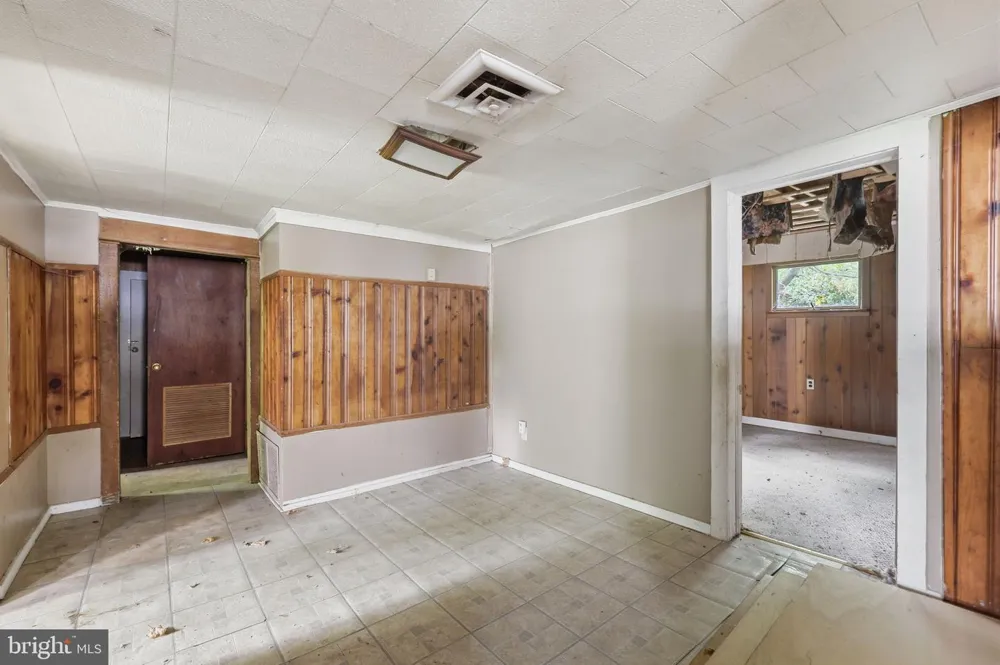 24 ELM STREET Salem, NJ 08079