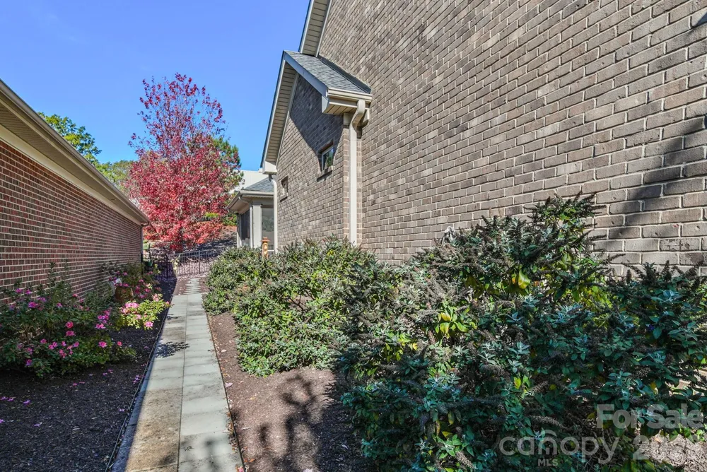 4516 Ideal Way Harrisburg, NC 28075