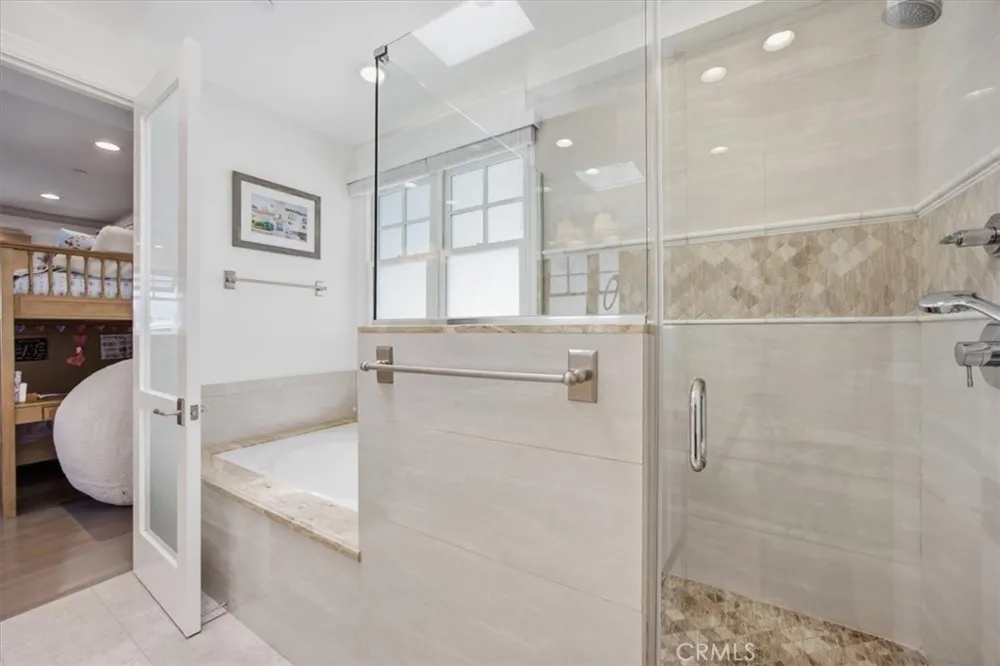 826 18th Street Hermosa Beach, CA 90254