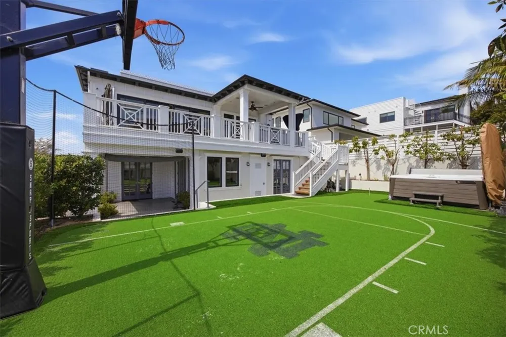 826 18th Street Hermosa Beach, CA 90254