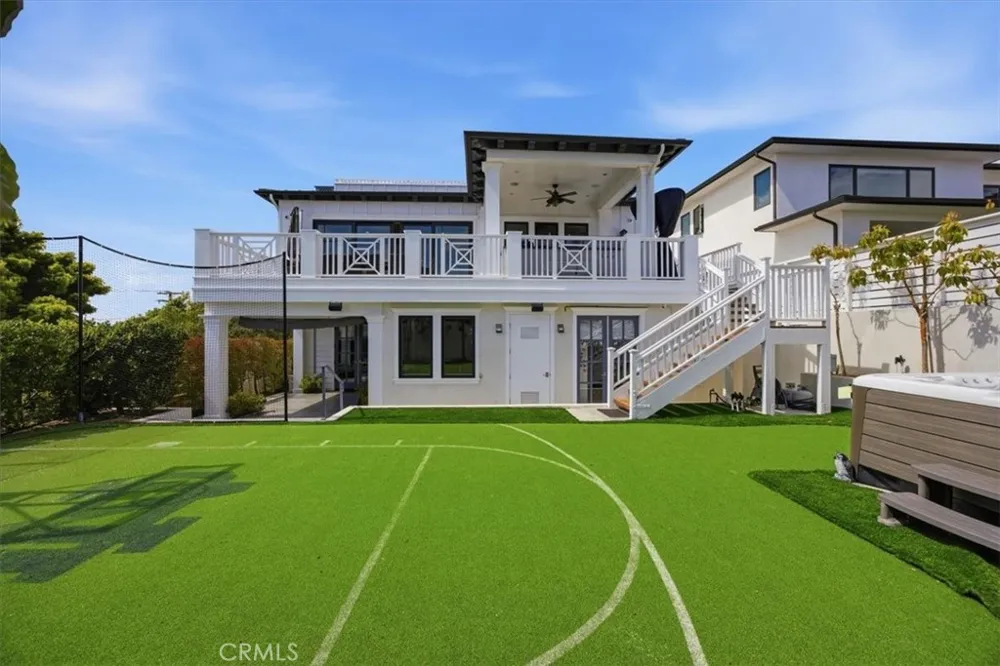 826 18th Street Hermosa Beach, CA 90254