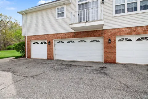 594 Olde English Circle