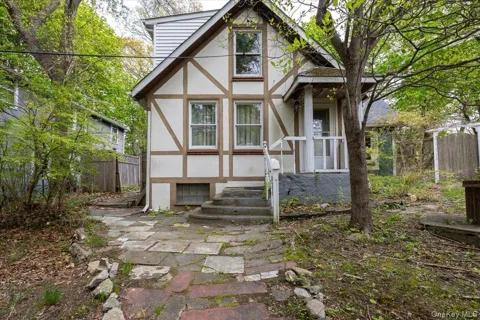 7 Amagansett Drive