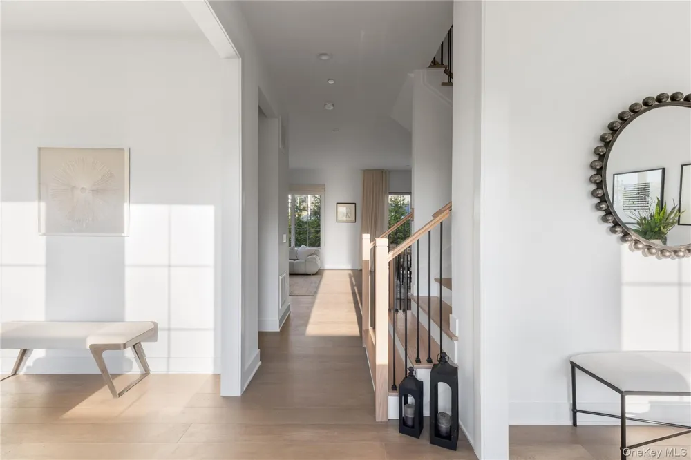 1 Sequoia Circle Manhasset, NY 11030