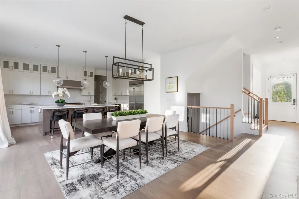 1 Sequoia Circle Manhasset, NY 11030