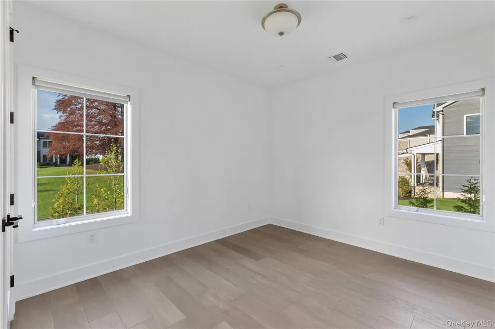 1 Sequoia Circle Manhasset, NY 11030